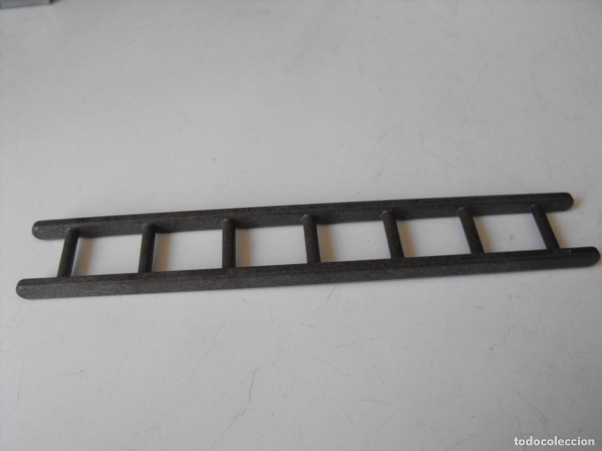 Playmobil: PLAYMOBIL. Escalera negra.