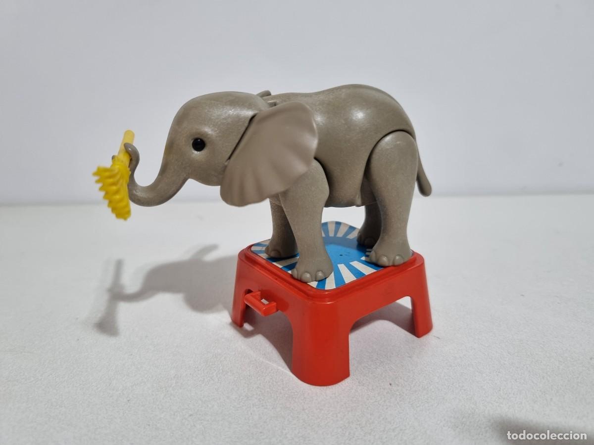 Playmobil: Playmobil 3519 Elefante Acrobata Circo Romani Escoba Amarilla Podio