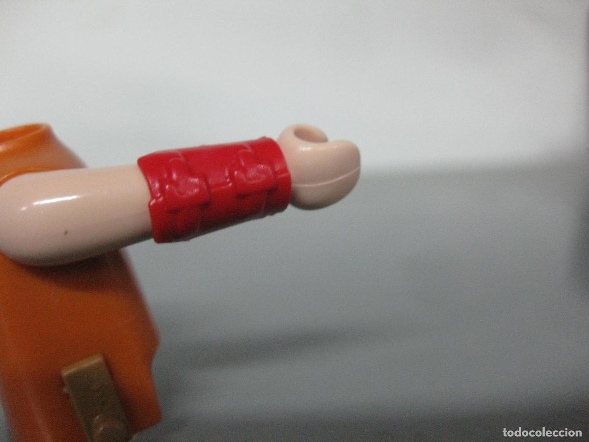 Playmobil: PLAYMOBIL 1 unidad MU&Ntilde;EQUERA PU&Ntilde;OS ROJOS EFECTO CUERO BRAZALETE -FIGURA NO INCLUIDA-