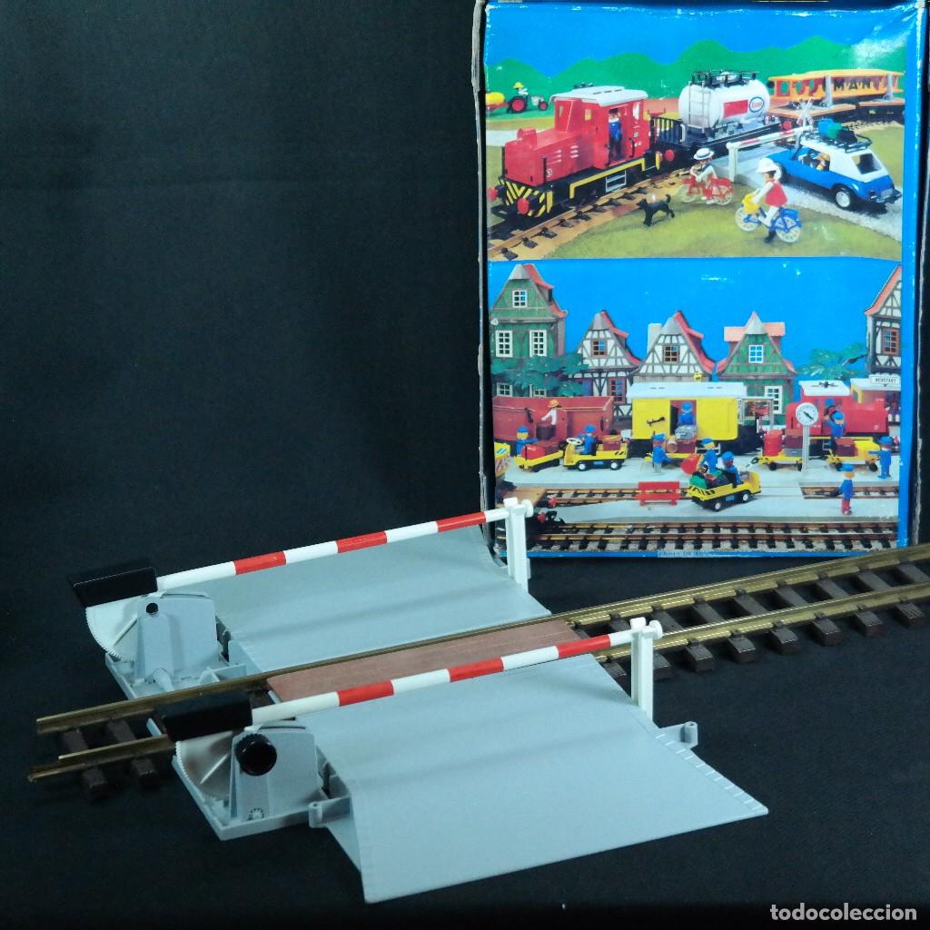 Playmobil: Playmobil cruce ferroviario con 2 vias de metal y caja ☼