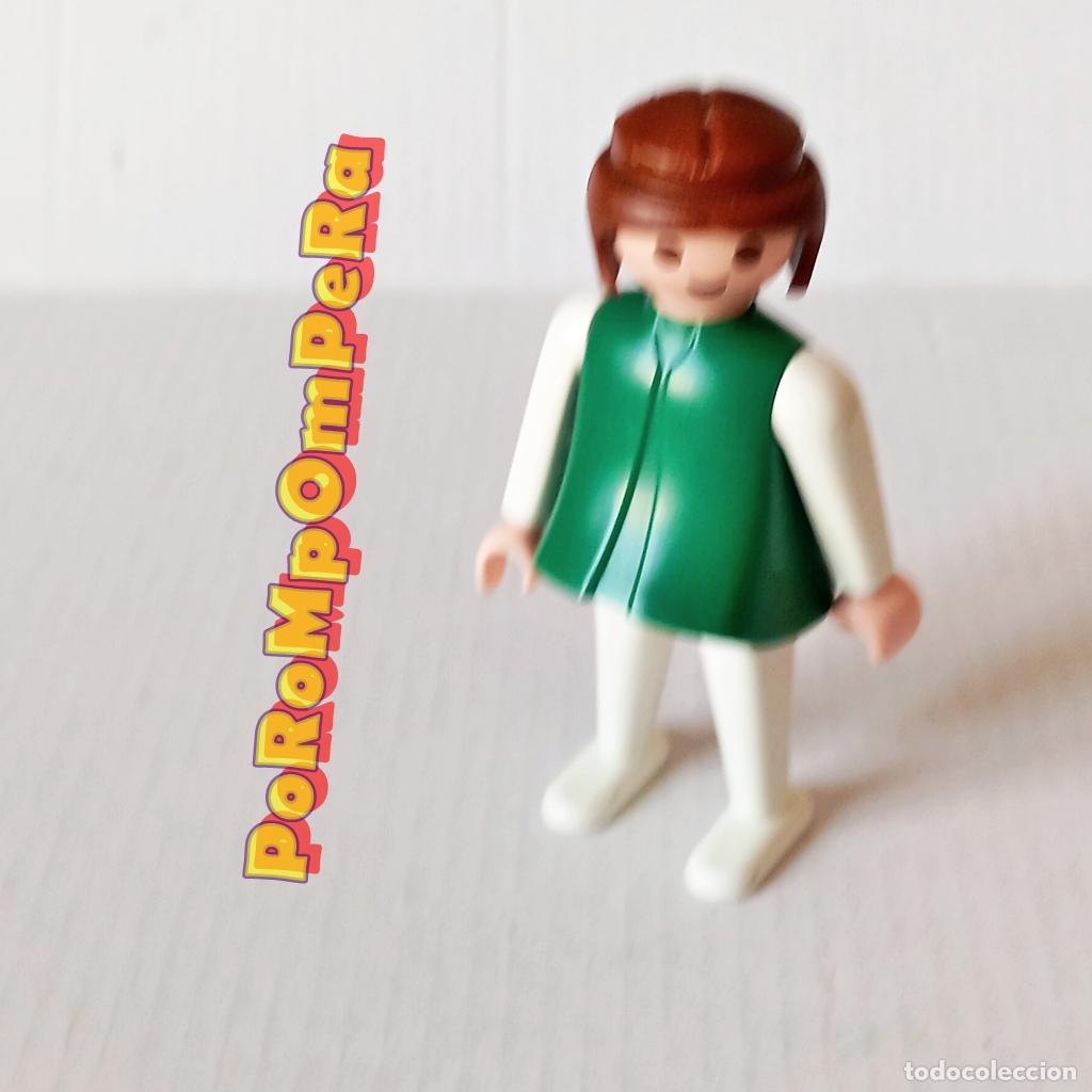 Playmobil: PLAYMOBIL FIGURA CL&Aacute;SICA MUJER BRAZO-PIERNA BLANCO TORSO VERDE A&Ntilde;OS 80 NO FAMOBIL C