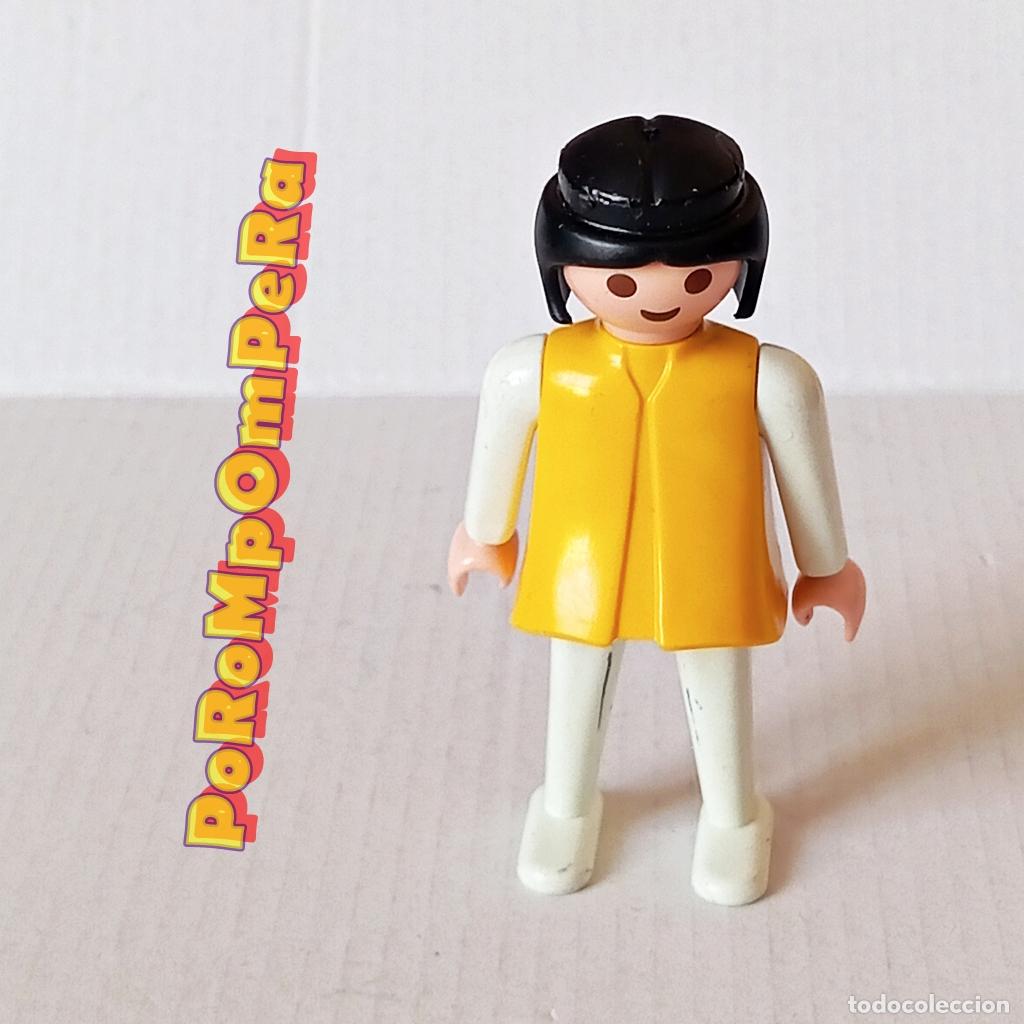 Playmobil: PLAYMOBIL FIGURA CL&Aacute;SICA MUJER BRAZO-PIERNA BLANCO TORSO AMARILLO A&Ntilde;OS 80 NO FAMOBIL J