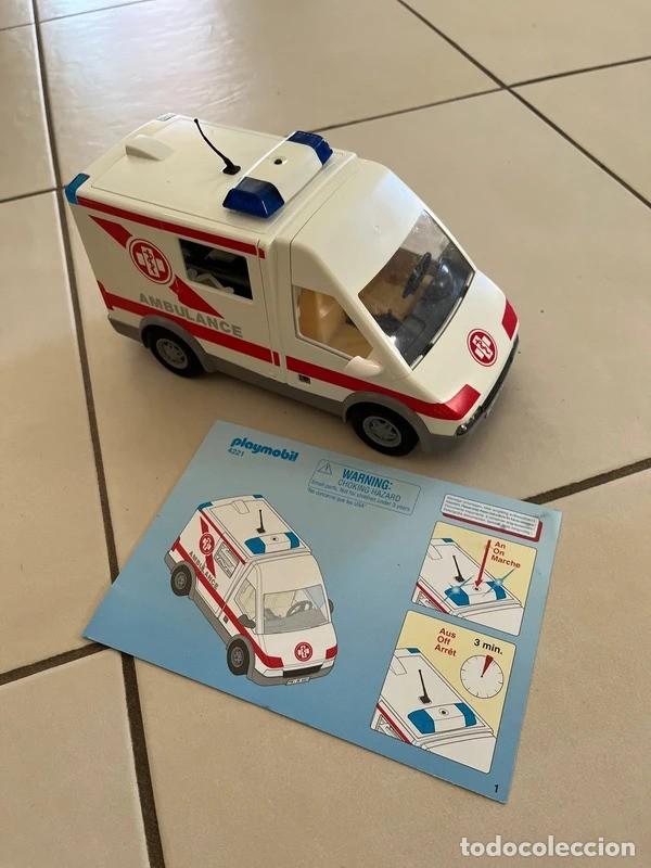 Playmobil: Ambulancia Playmobil ref. 4221 - Con luces. Buen estado