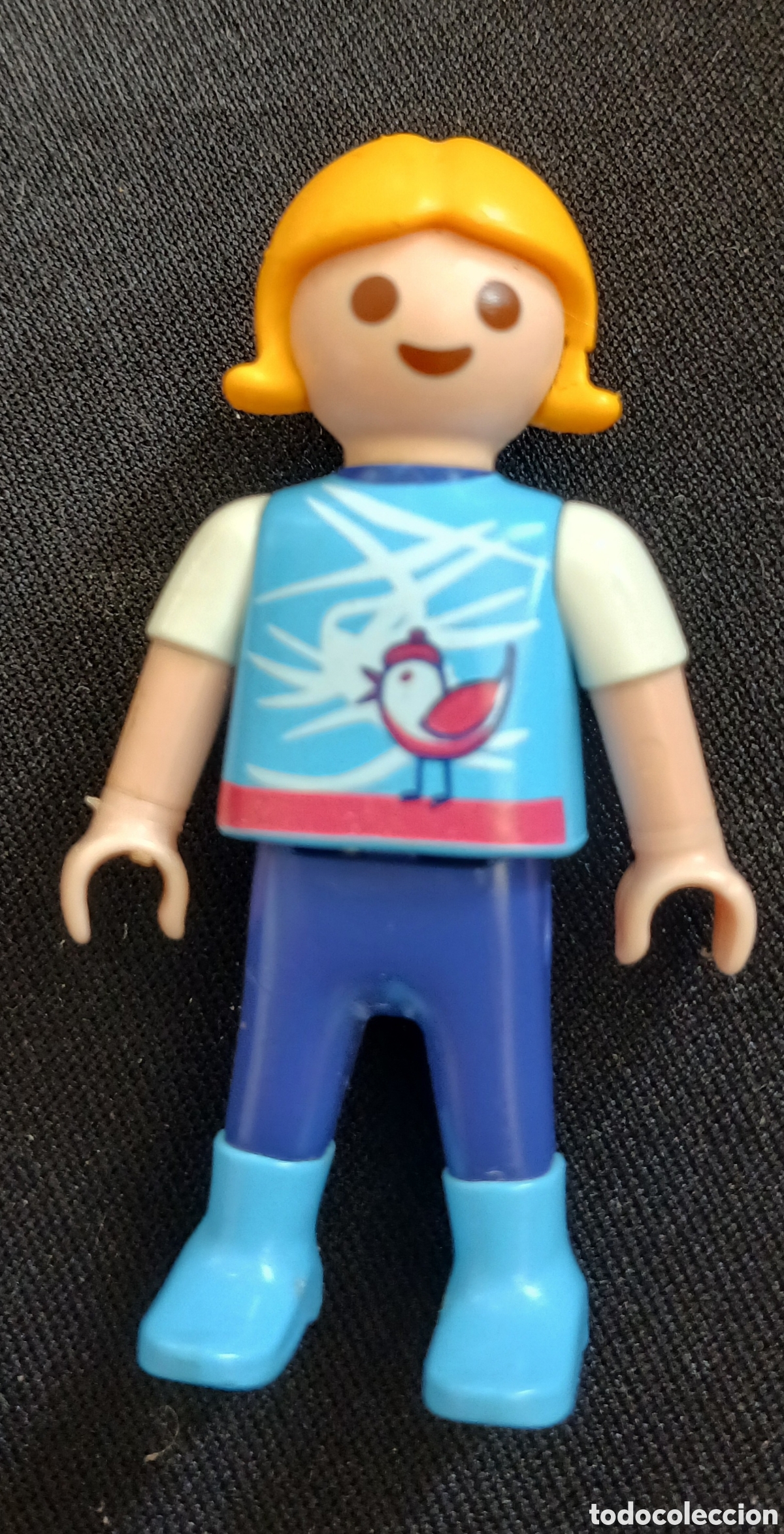 Playmobil: PLAYMOBIL GEOBRA 2016 FIGURA INFANTIL NI&Ntilde;A RUBIA CON CAMISETA DE P&Aacute;JARO Y BOTAS AZULES