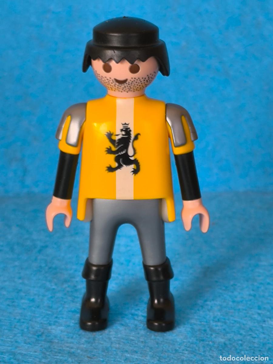 Playmobil: playmobil figura caballero medieval amarillo blanco negro plateado le&oacute;n rampante vikingos