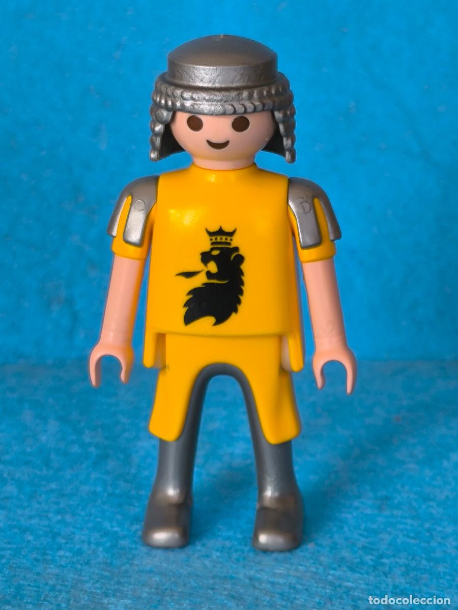 Playmobil: playmobil figura caballero medieval amarillo blanco negro plateado le&oacute;n rampante vikingos
