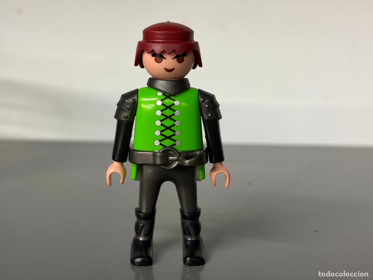 Playmobil: playmobil figura medieval con cinturon y cuerpo verde campesino -mix20
