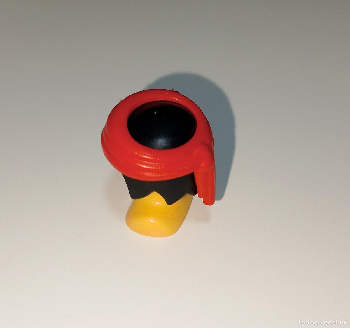 Playmobil: Sombrero o gorro pa&ntilde;uelo de pirata de Playmobil. Totalmente nuevo.