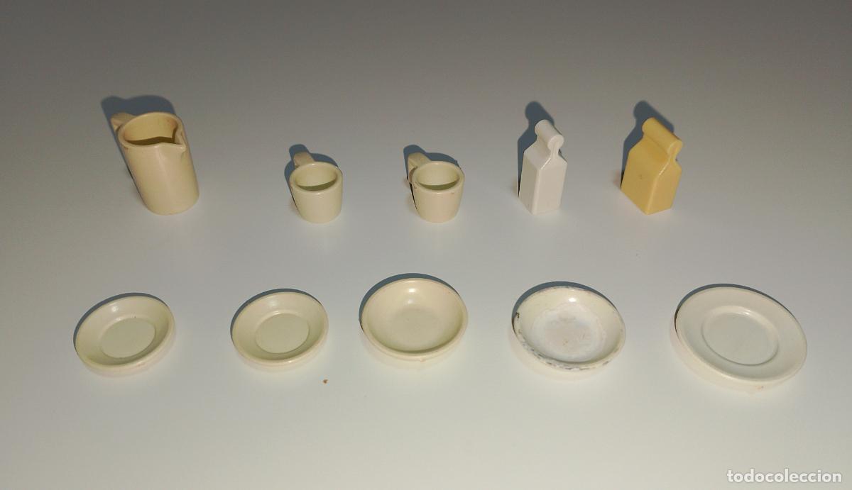 Playmobil: Lote de platos, tazas y bricks antiguos de Playmobil. Totalmente nuevo.