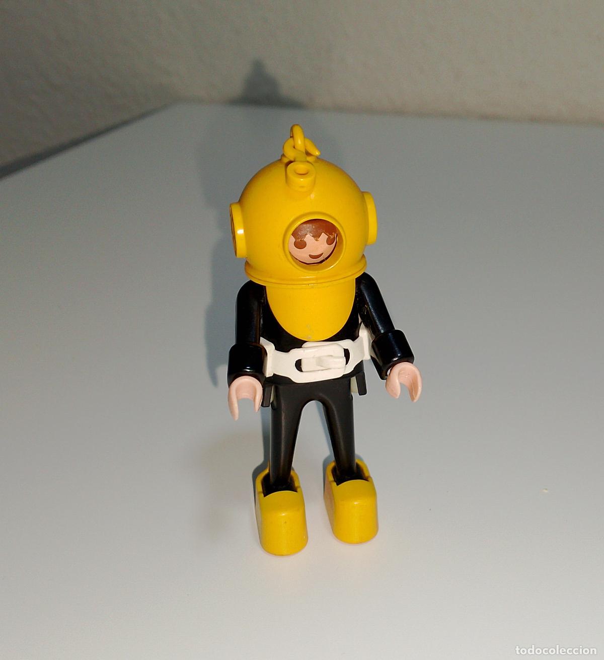 Playmobil: Buzo con zapatos con pesas antiguo de Playmobil. Totalmente nuevo.