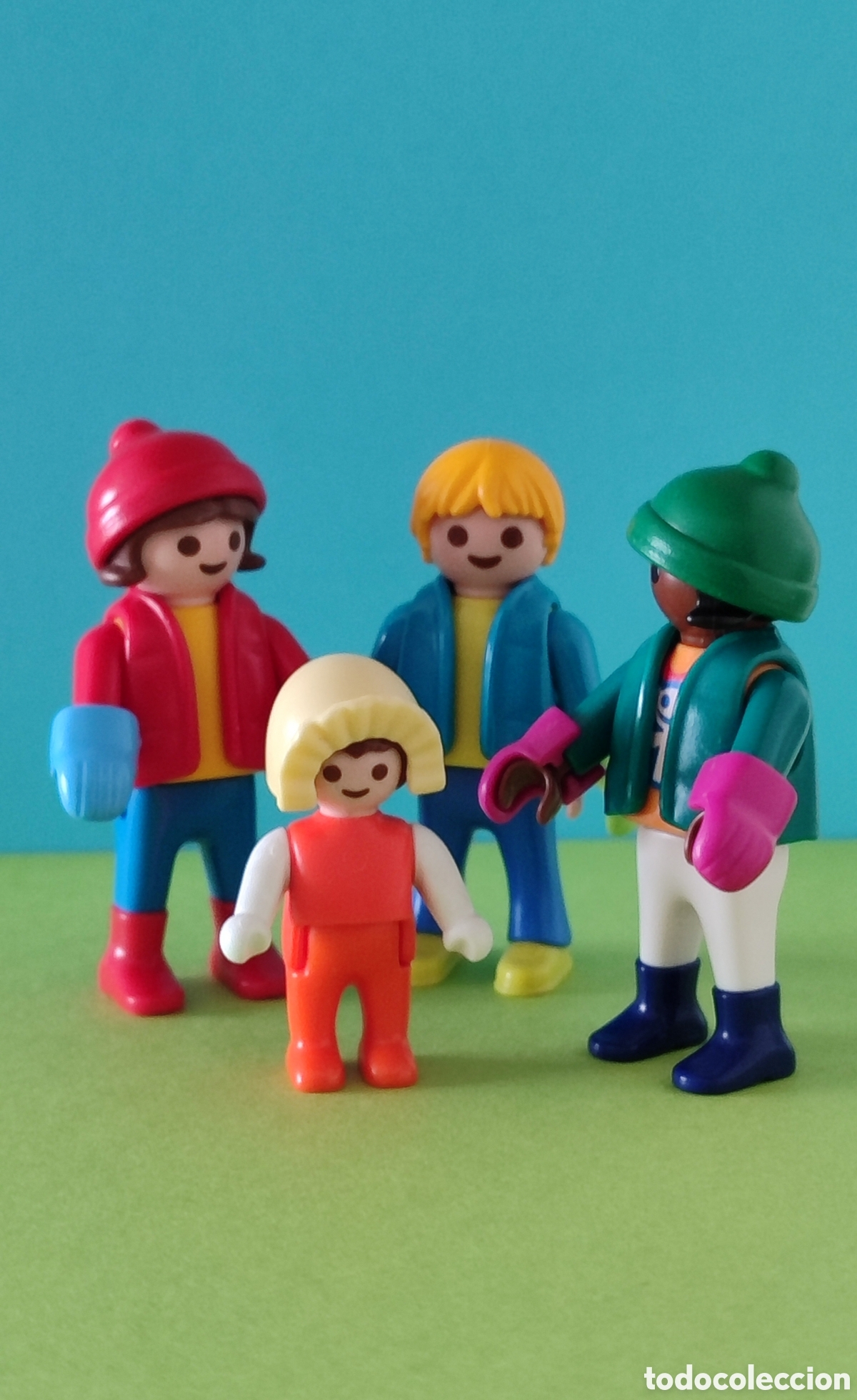 Playmobil: Cuatro ni&ntilde;os Playmobil.