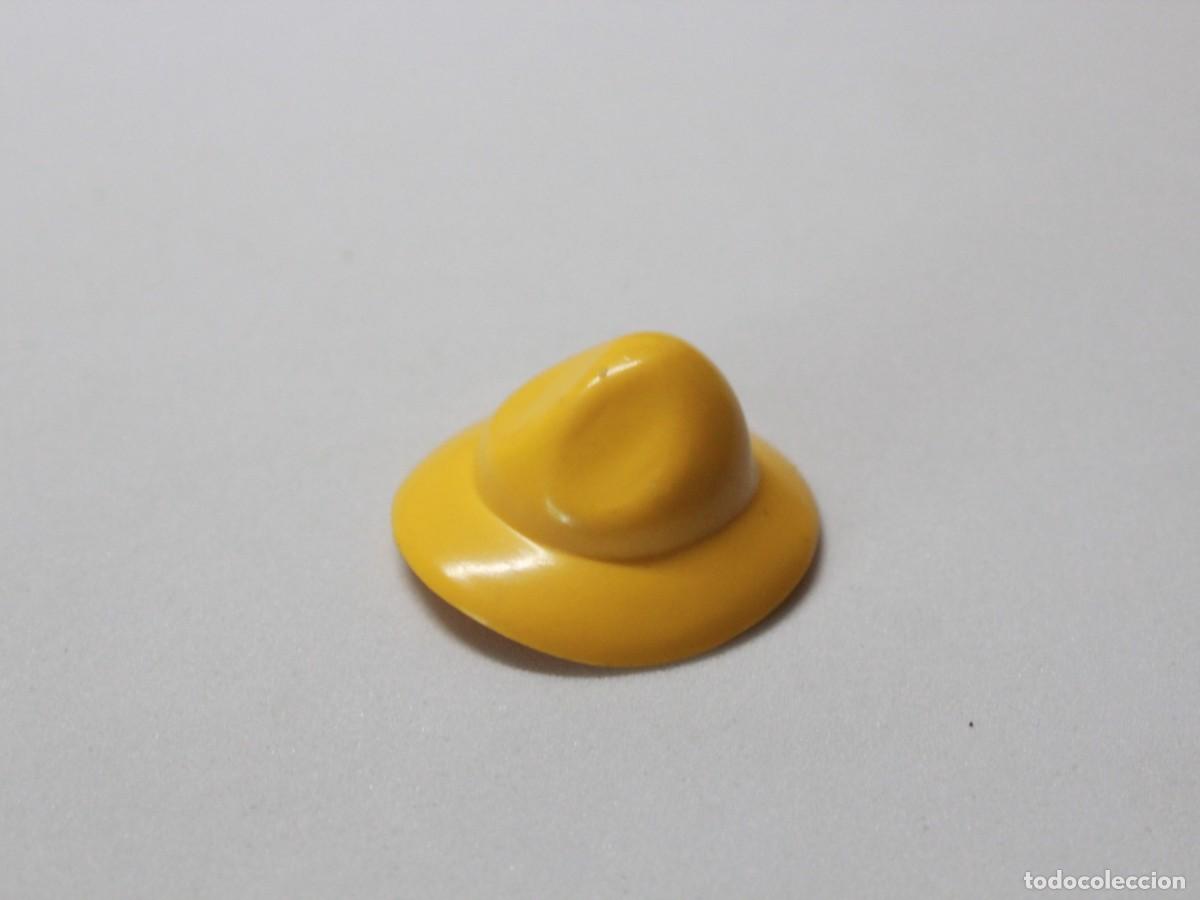 Playmobil: Accesorio Playmobil sombrero amarillo cl&aacute;sico