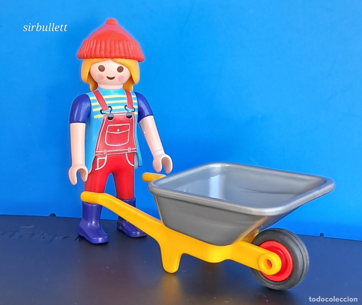 Playmobil: Figura mujer granjera. Playmobil. Jardinera obrera con carretilla de mano