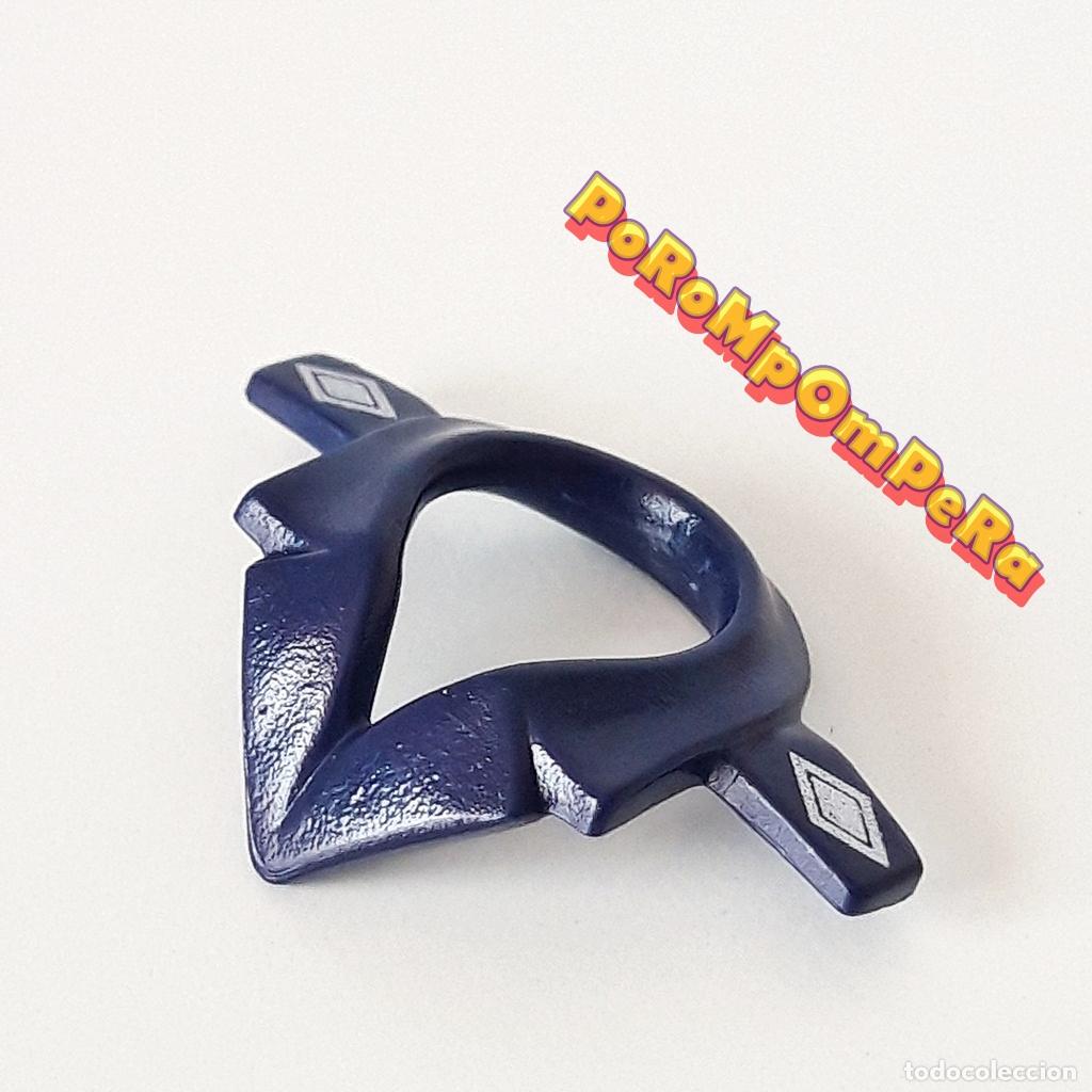 Playmobil: PLAYMOBIL CUELLO AZUL MARINO CAMISA POLIC&Iacute;A SOLAPA HOMBRERA GALONES MDV