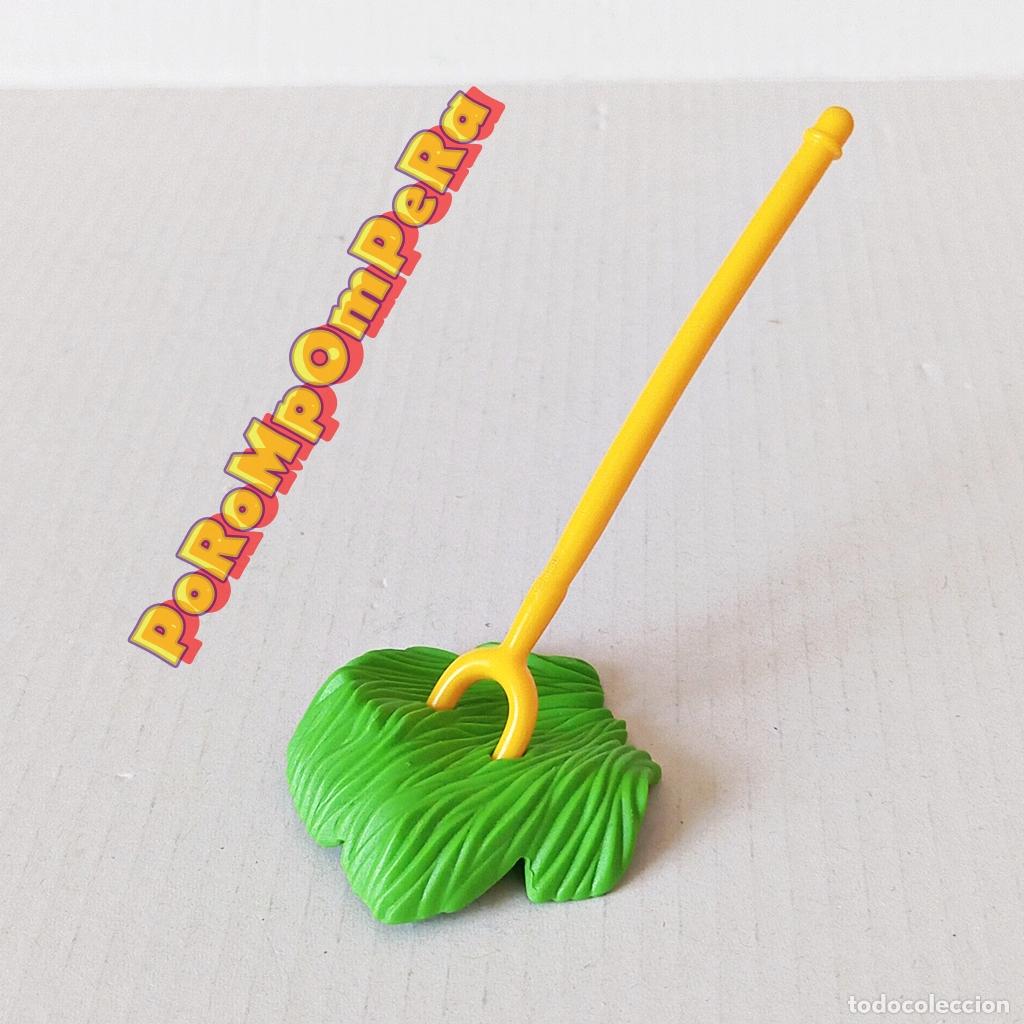 Playmobil: PLAYMOBIL HORQUILLA AMARILL + HENO VERDE PASTO PAJA GRANJA GRANJERO BEL&Eacute;N MEDIEVAL OEST RASTRILLO L9