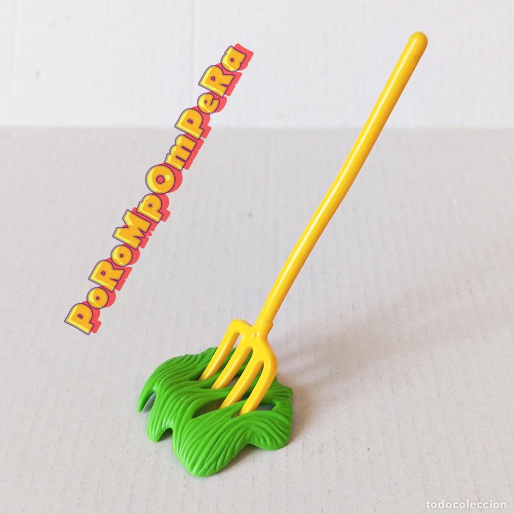 Playmobil: PLAYMOBIL RASTRILLO AMARILL + HENO VERDE PASTO PAJA GRANJA GRANJERO BEL&Eacute;N MEDIEVAL OEST HORQUILLA L9