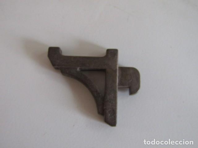 Playmobil: DIFICIL SOPORTE MARRON OSCURO CUERDAS FAROLES RANCHO EDIFICIO OESTE PLAYMOBIL