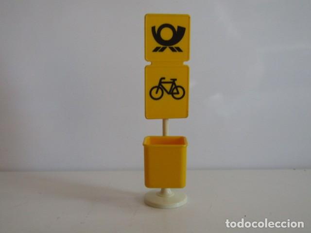 Playmobil: DIFICIL SE&Ntilde;ALIZACION ESPECIAL CORREOS Y PAPELERA CALLES PLAYMOBIL