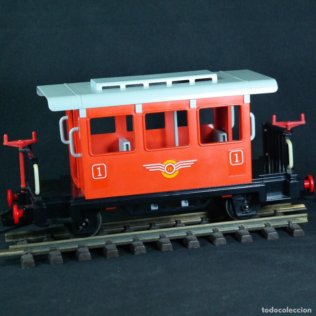 Playmobil: Playmobil vagon rojo de pasajeros con detalle + 1 via de metal ☼