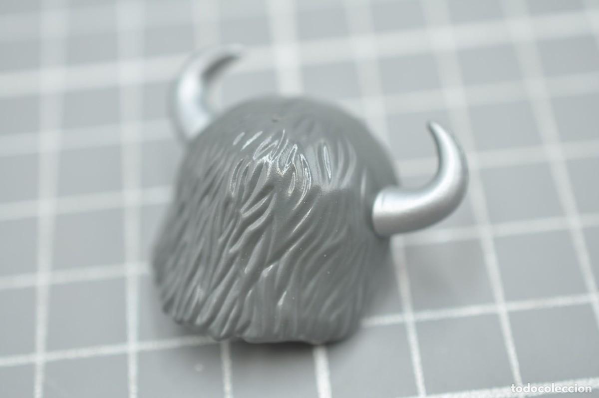 Playmobil: CJ1004 Playmobil, casco yelmo gris pieles b&uacute;falo cuernos 3327, 4774, 4837, 5385