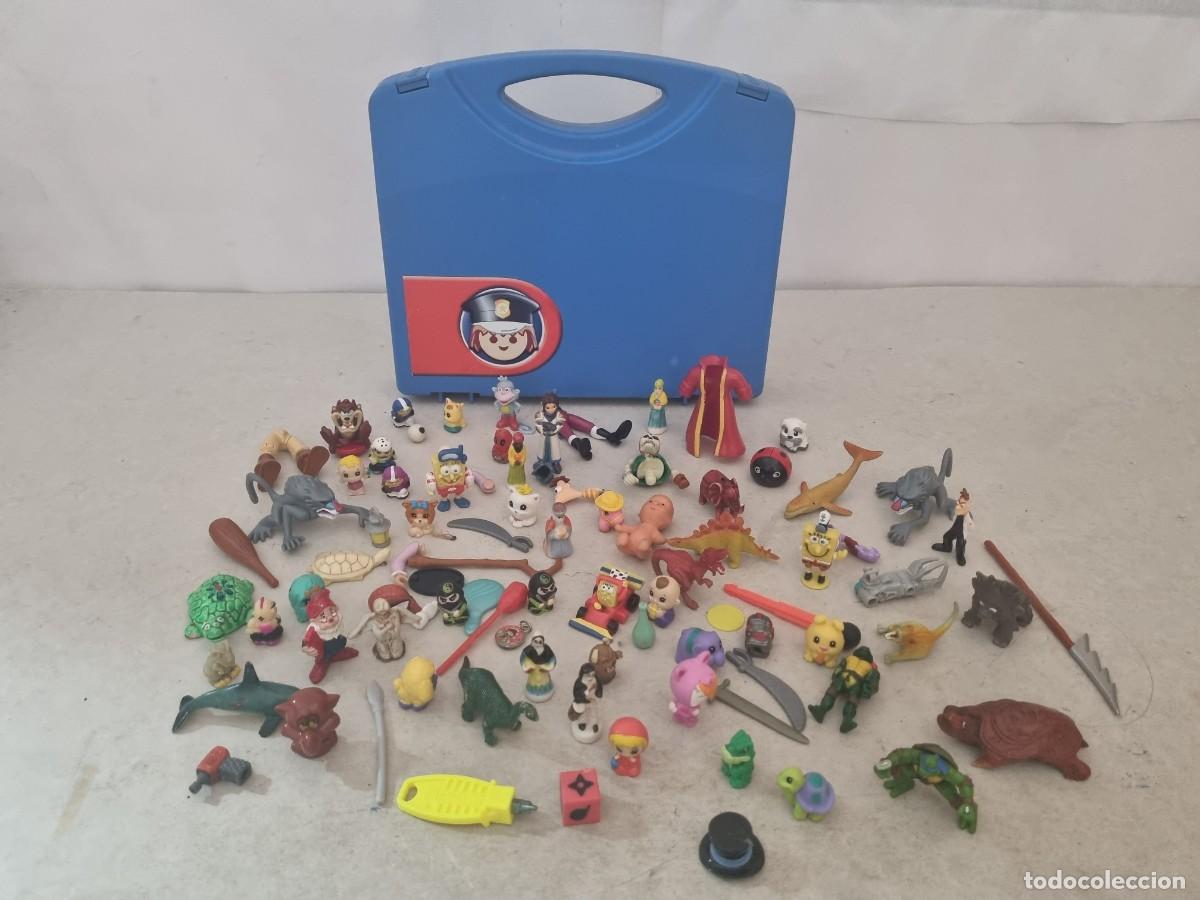 Playmobil: Maletin playmobil con m&uacute;ltiples figuritas y mu&ntilde;ecos tipo kinder sorpresa