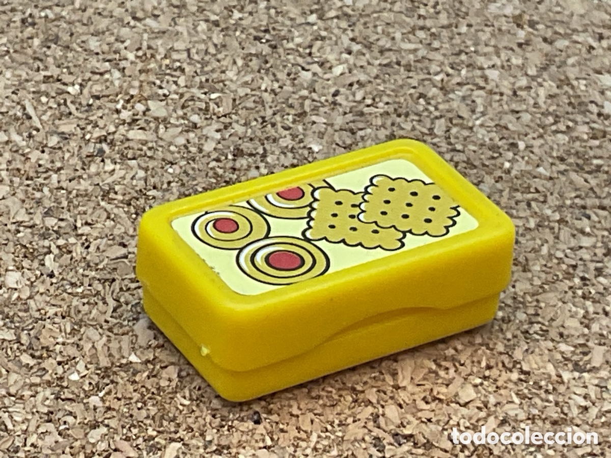 Playmobil: ACCESORIO PLAYMOBIL. CAJA CON SU TAPA COLOR AMARILLO DECORACI&Oacute;N DE GALLETAS.