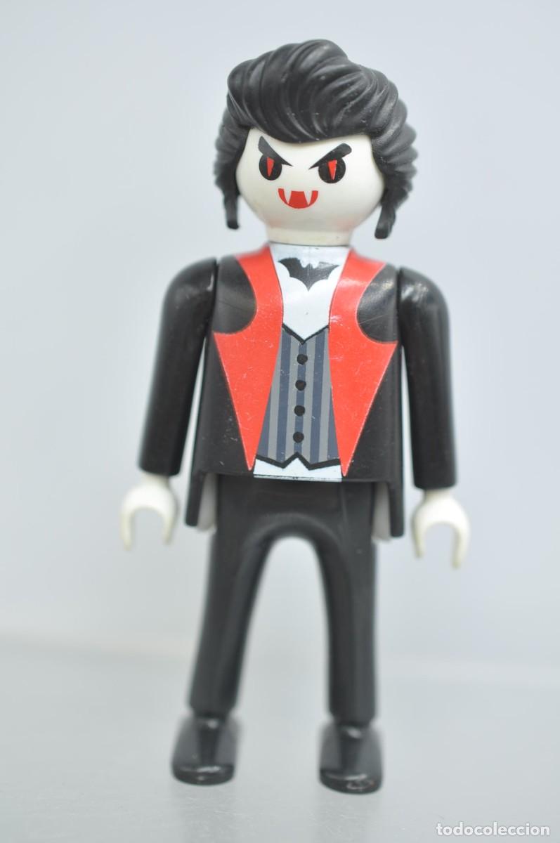 Playmobil: WSK074 Playmobil, figura hombre, dr&aacute;cula