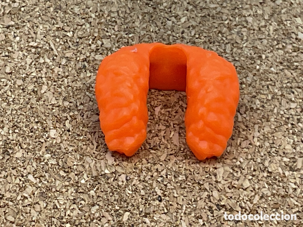 Playmobil: ACCESORIO PLAYMOBIL. ACCESORIO CUELLO PIEL COLOR NARANJA.