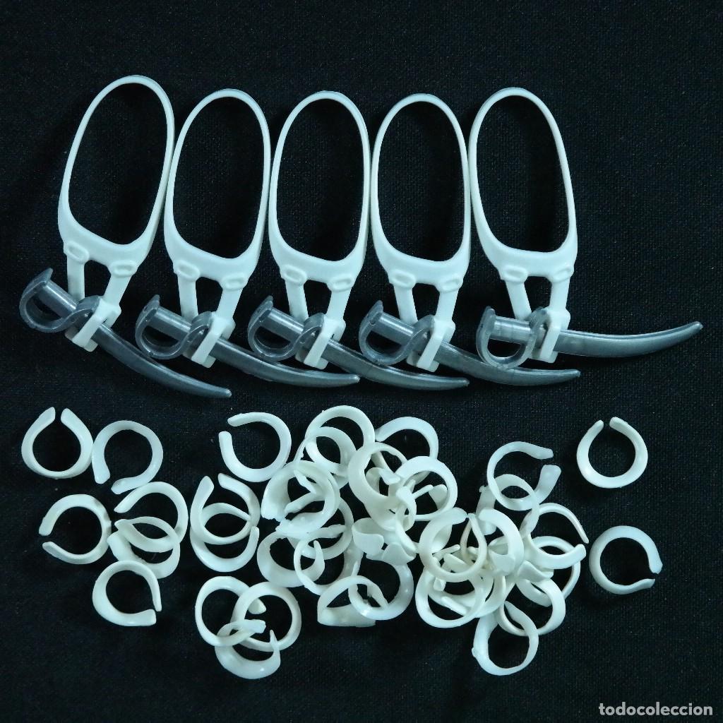 Playmobil: Playmobil portaespadas con espadas y cuellos blancos ☼