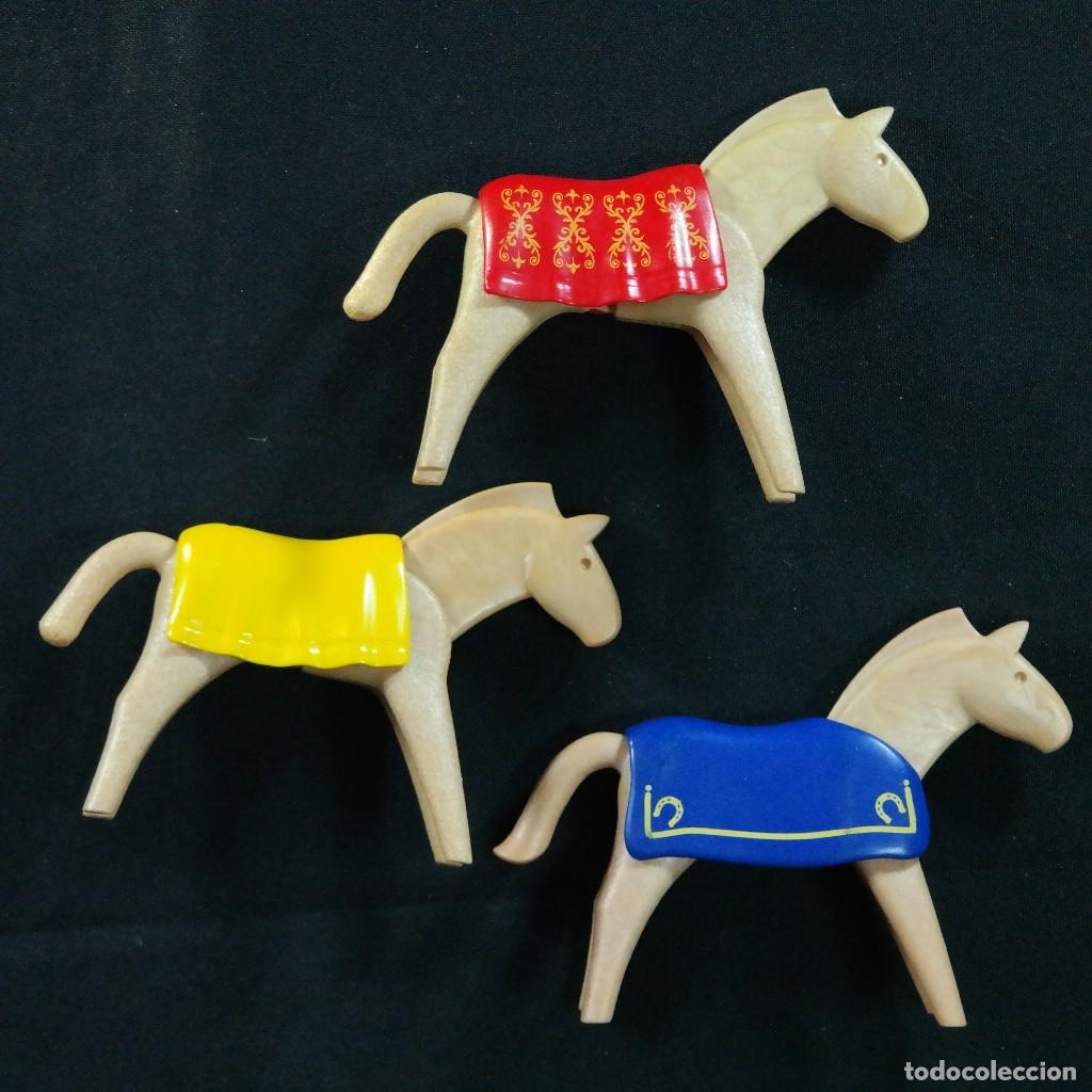 Playmobil: Playmobil tres caballos ☼