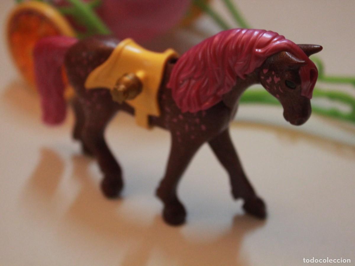 Playmobil: Accesorio Playmobil carroza con caballo rosa estilo fantas&iacute;a hadas con varales verdes