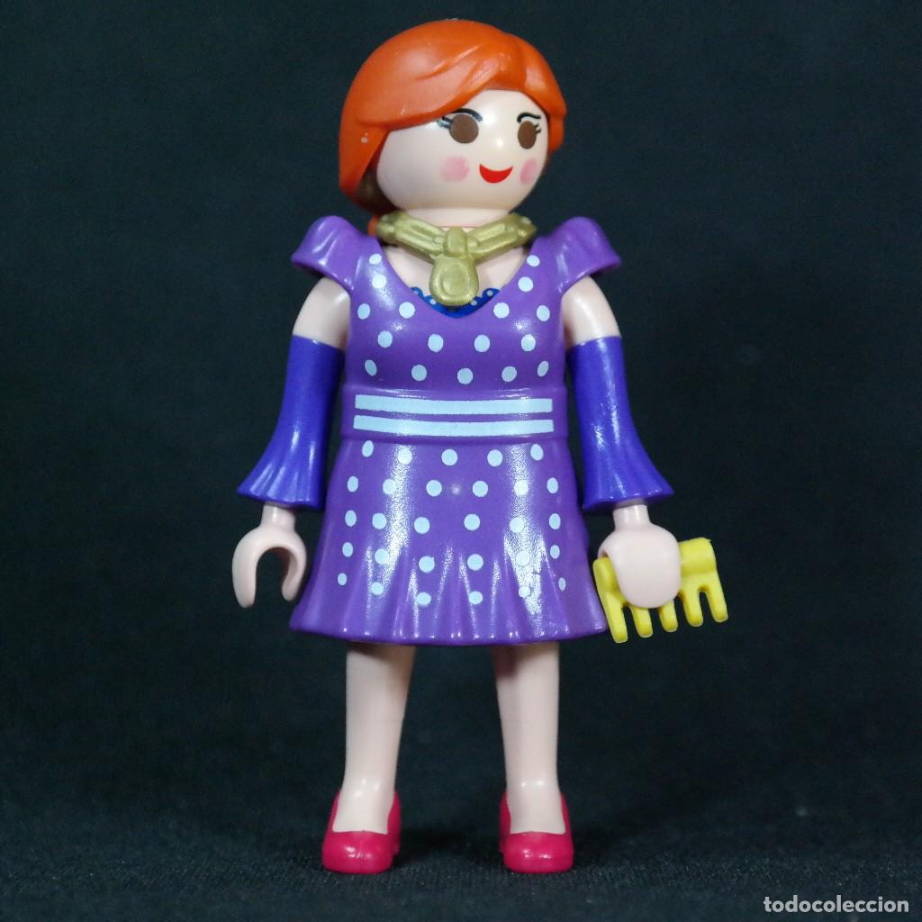 Playmobil: Playmobil mujer con vestido violeta ☼