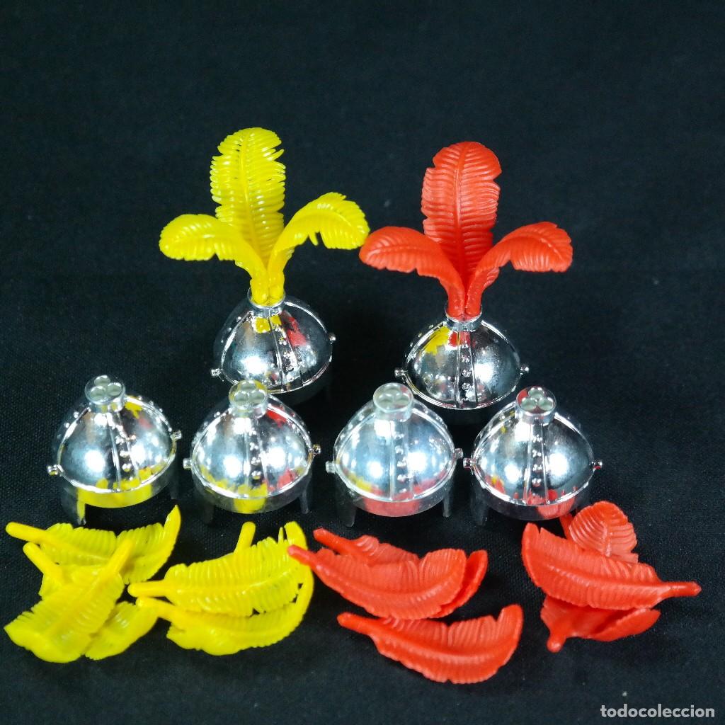 Playmobil: Playmobil cascos cromados incompletos, sin visera en excelente estado con plumas ☼