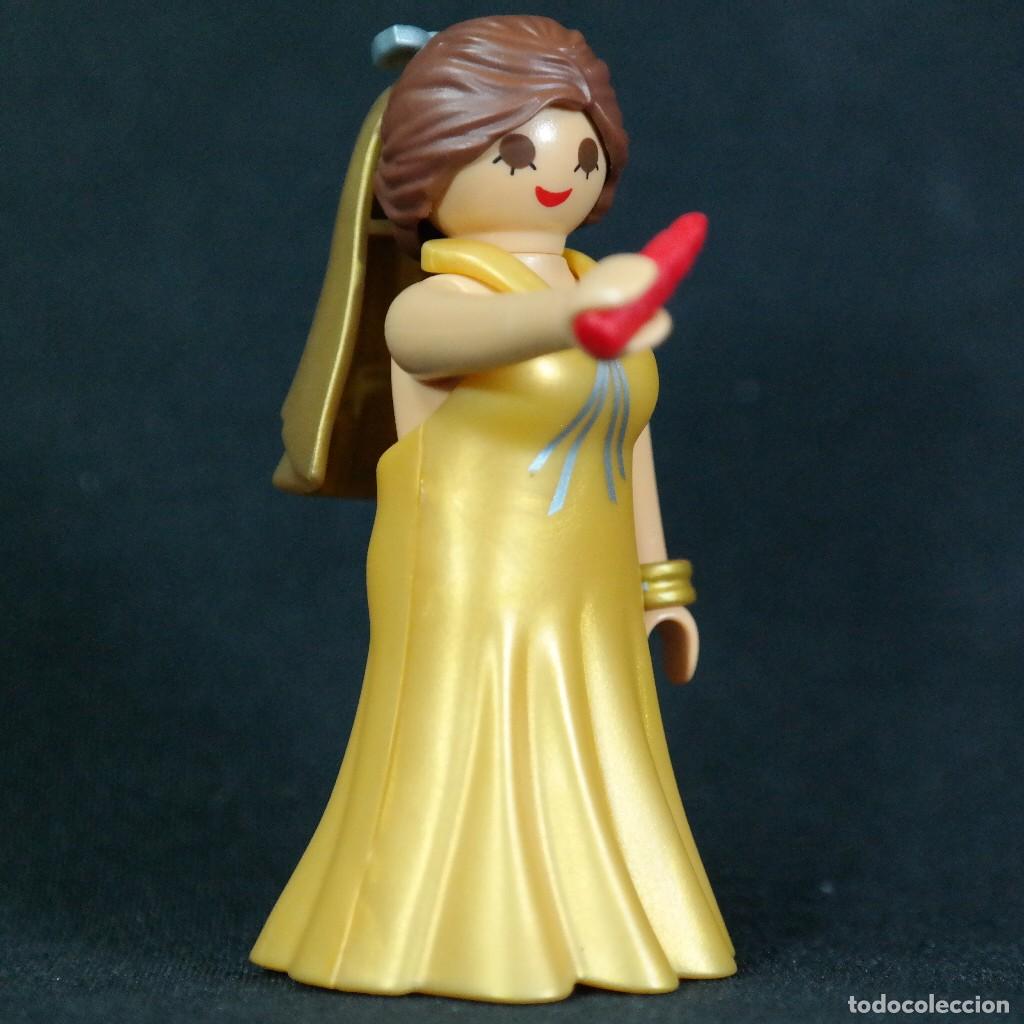 Playmobil: Playmobil mujer con vestido dorado ☼