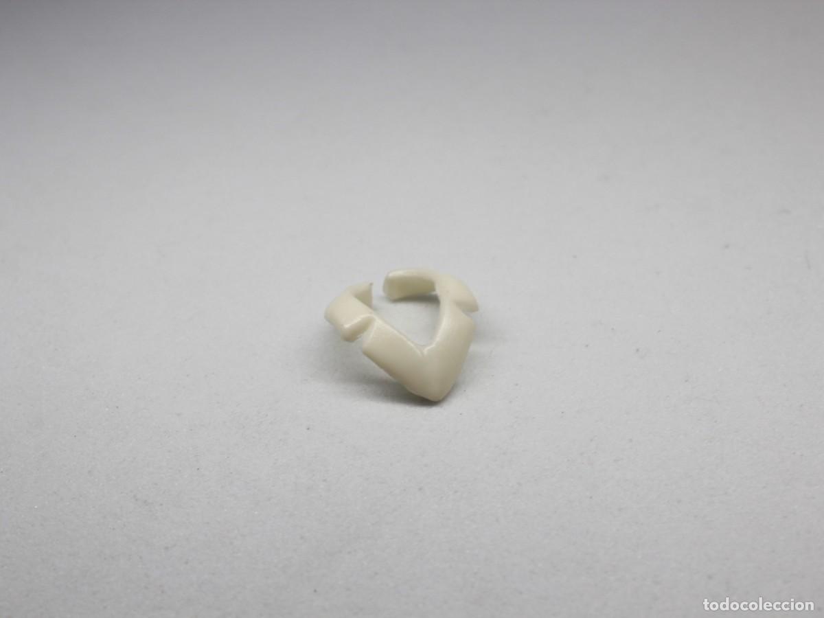 Playmobil: Playmobil cuello blanco pico accesorio figura caballero civil