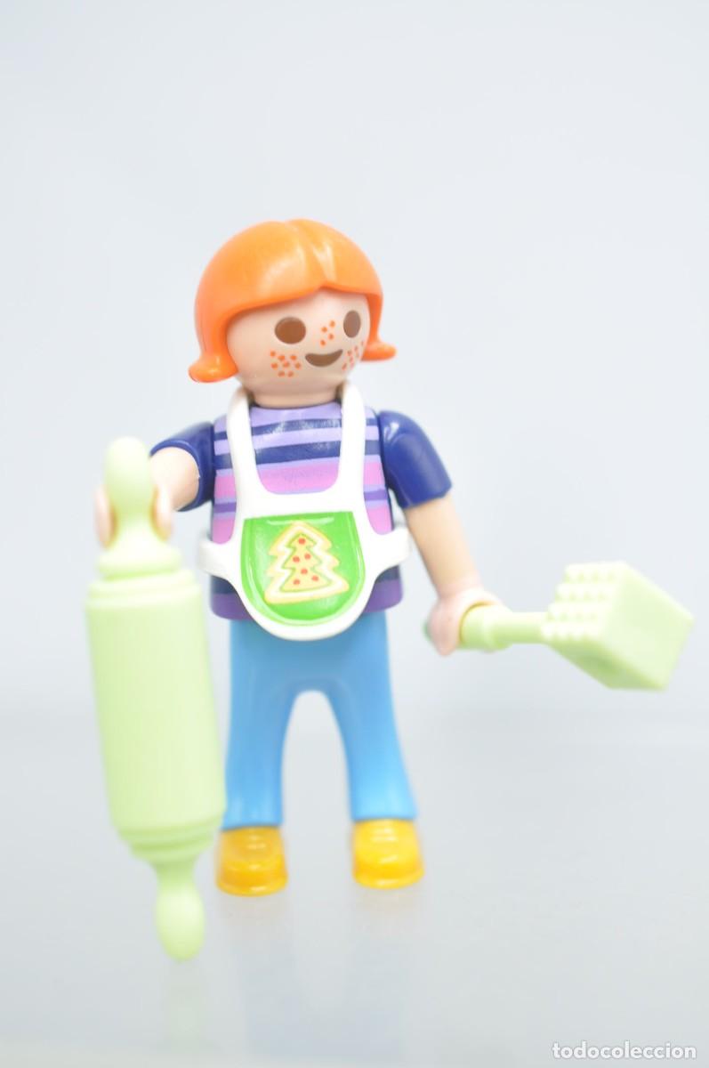Playmobil: wsk077 Playmobil, figura mujer,ni&ntilde;a con delantal y herramientas cocina