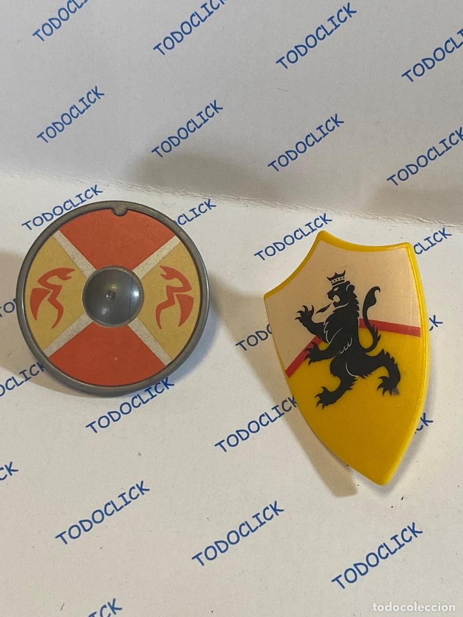 Playmobil: Playmobil escudos (pedido m&iacute;nimo)5&euro;)