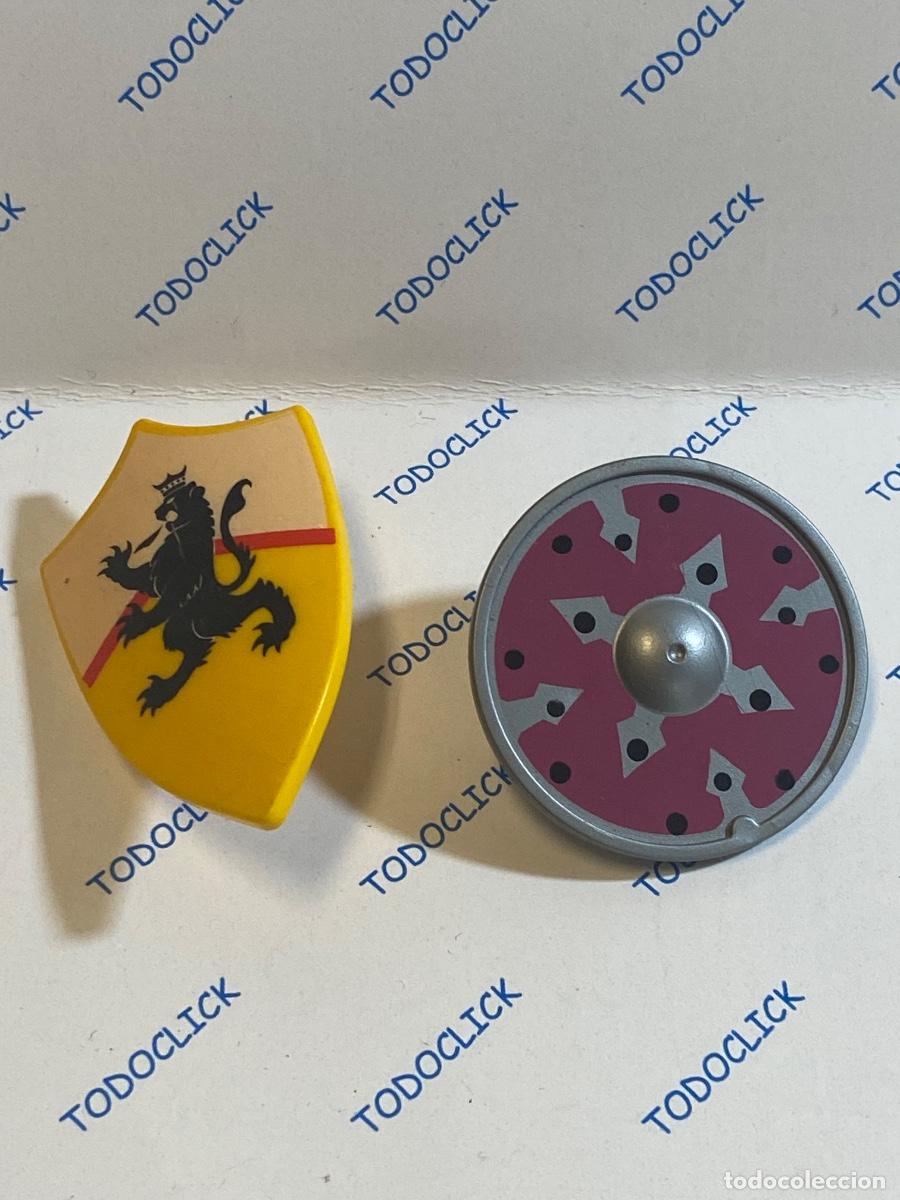 Playmobil: Playmobil escudos (pedido m&iacute;nimo)5&euro;)