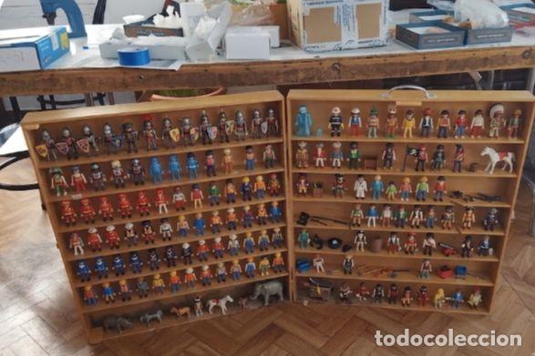 Playmobil: ESTANTERIA expositor portatil playmobil madera para recuperar 66.7 X 60 X 13,6 CM CON BASES fijas