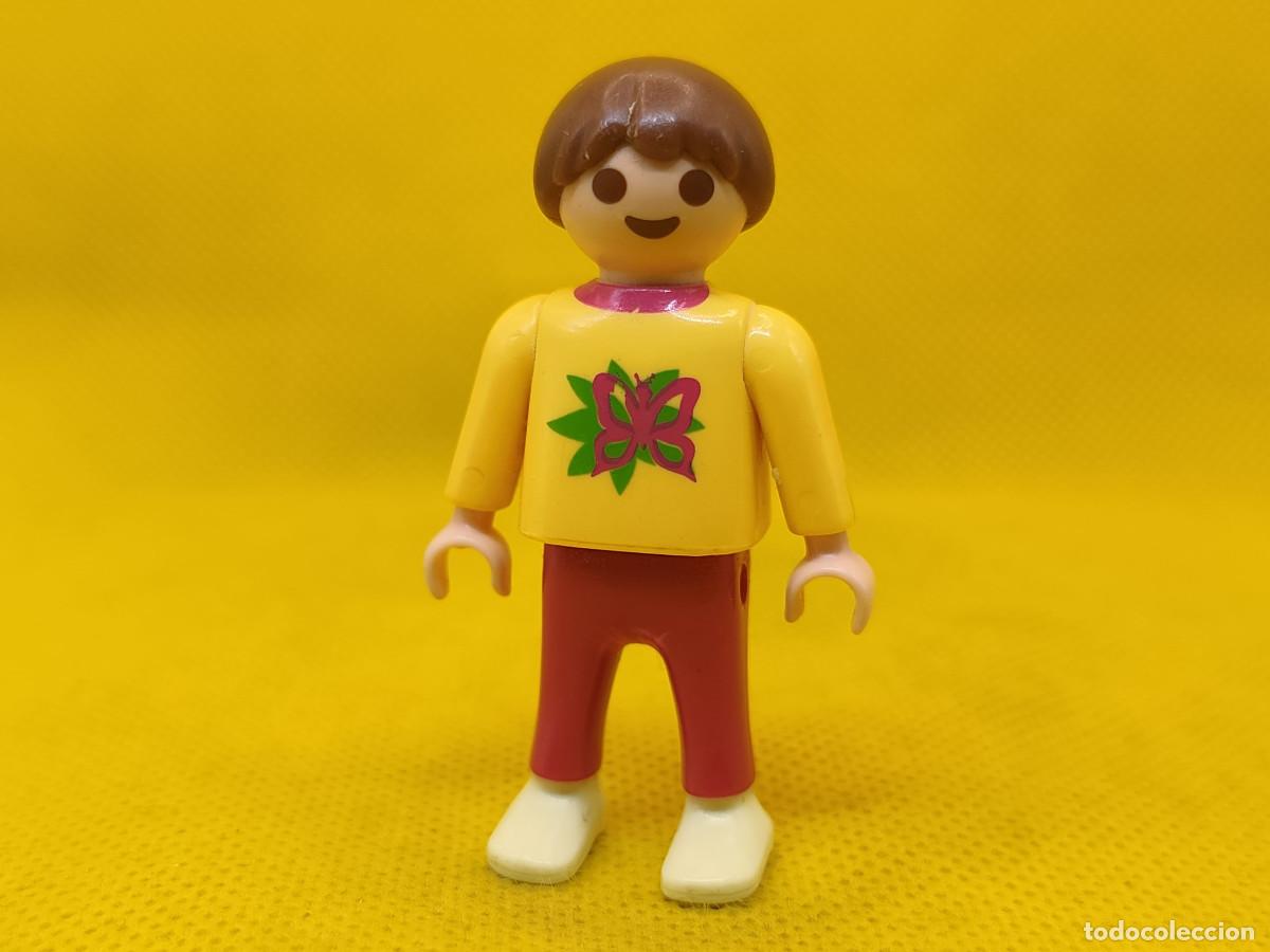 Playmobil: Playmobil Ni&ntilde;a con mariposa en la camiseta