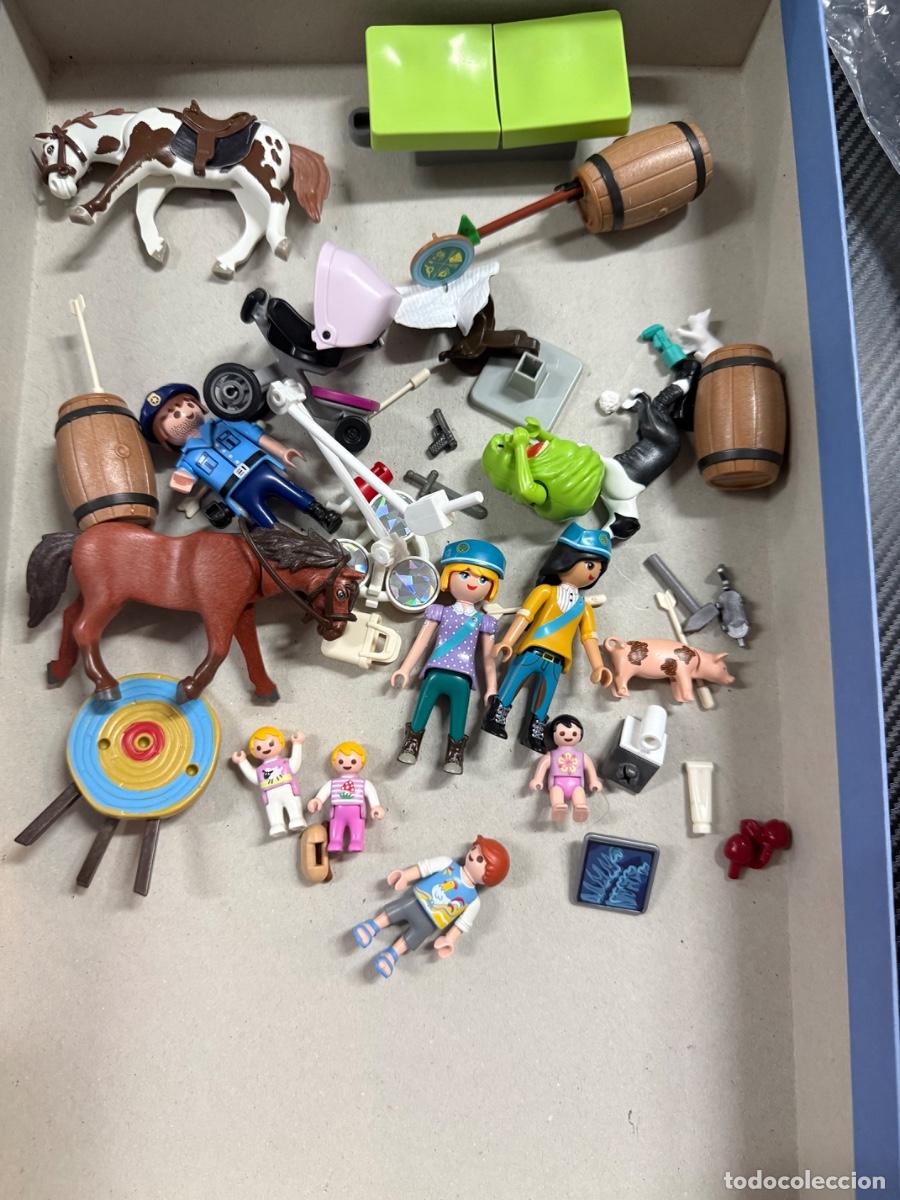 Playmobil: Gran lote Playmobil con caballos, figuras y accesorios - LOTE 7
