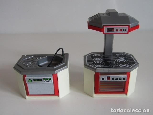 Playmobil: DIFICIL JUEGO DE COCINA HORNO VITROCERAMICA Y FREGADERO EN ROJO MODERNO CASA PLAYMOBIL