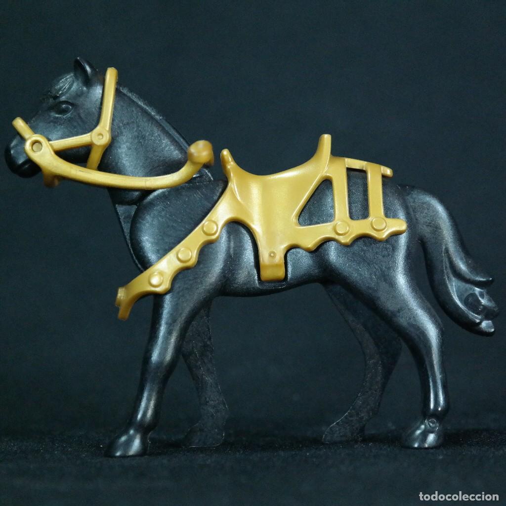 Playmobil: Playmobil caballo medieval con adornos dorados☼
