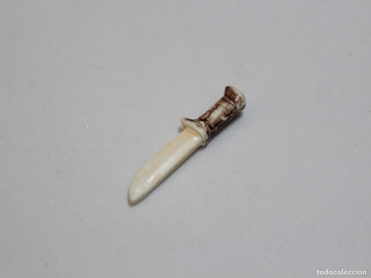 Playmobil: Accesorio Playmobil cuchillo blanco vintage con desgaste colecci&oacute;n