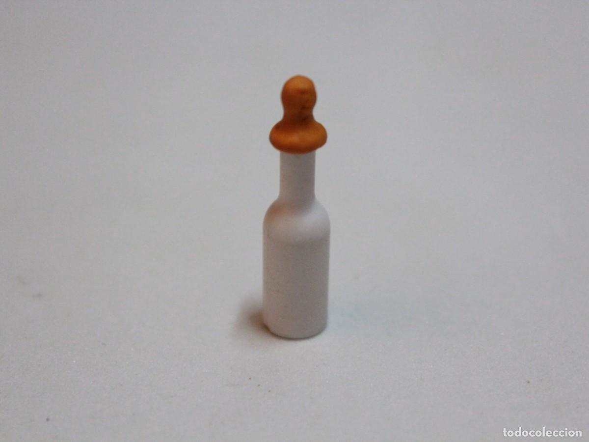 Playmobil: Accesorio Playmobil botella blanca con tap&oacute;n marr&oacute;n granja