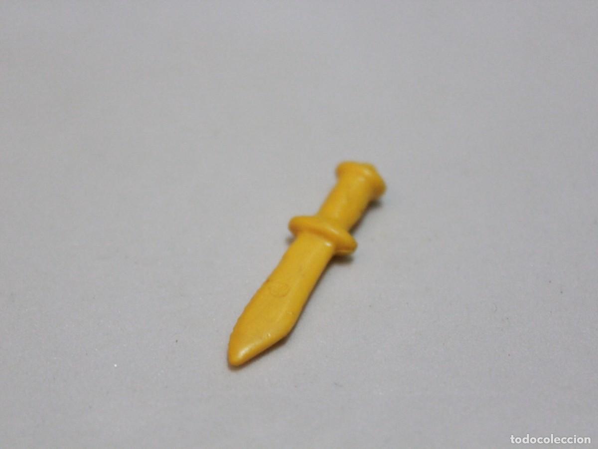 Playmobil: Accesorio Playmobil daga amarilla peque&ntilde;a arma medieval pirata