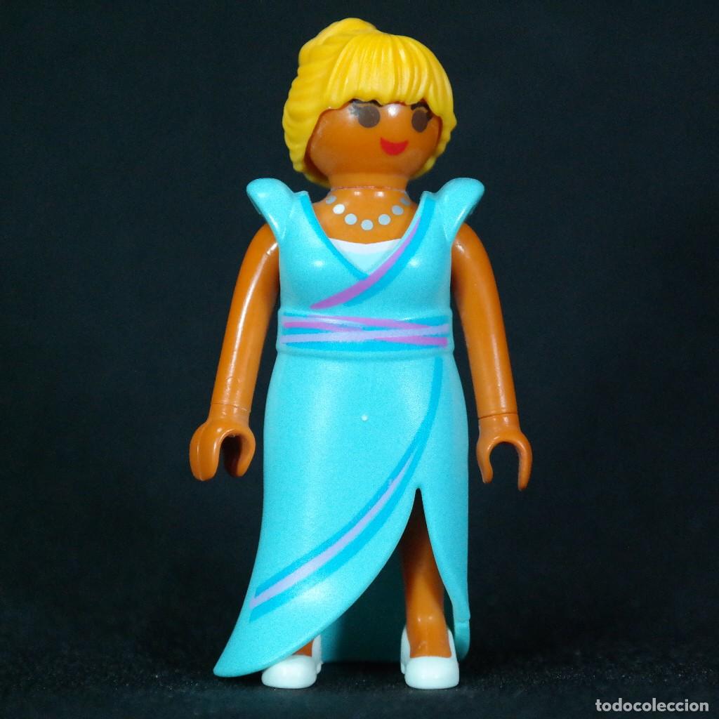 Playmobil: Playmobil mujer con vestido celeste☼