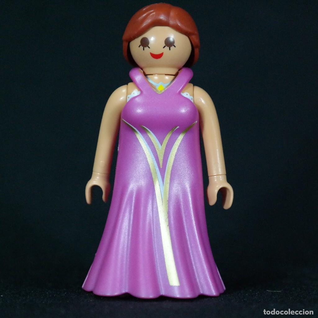Playmobil: Playmobil mujer con vestido lila ☼