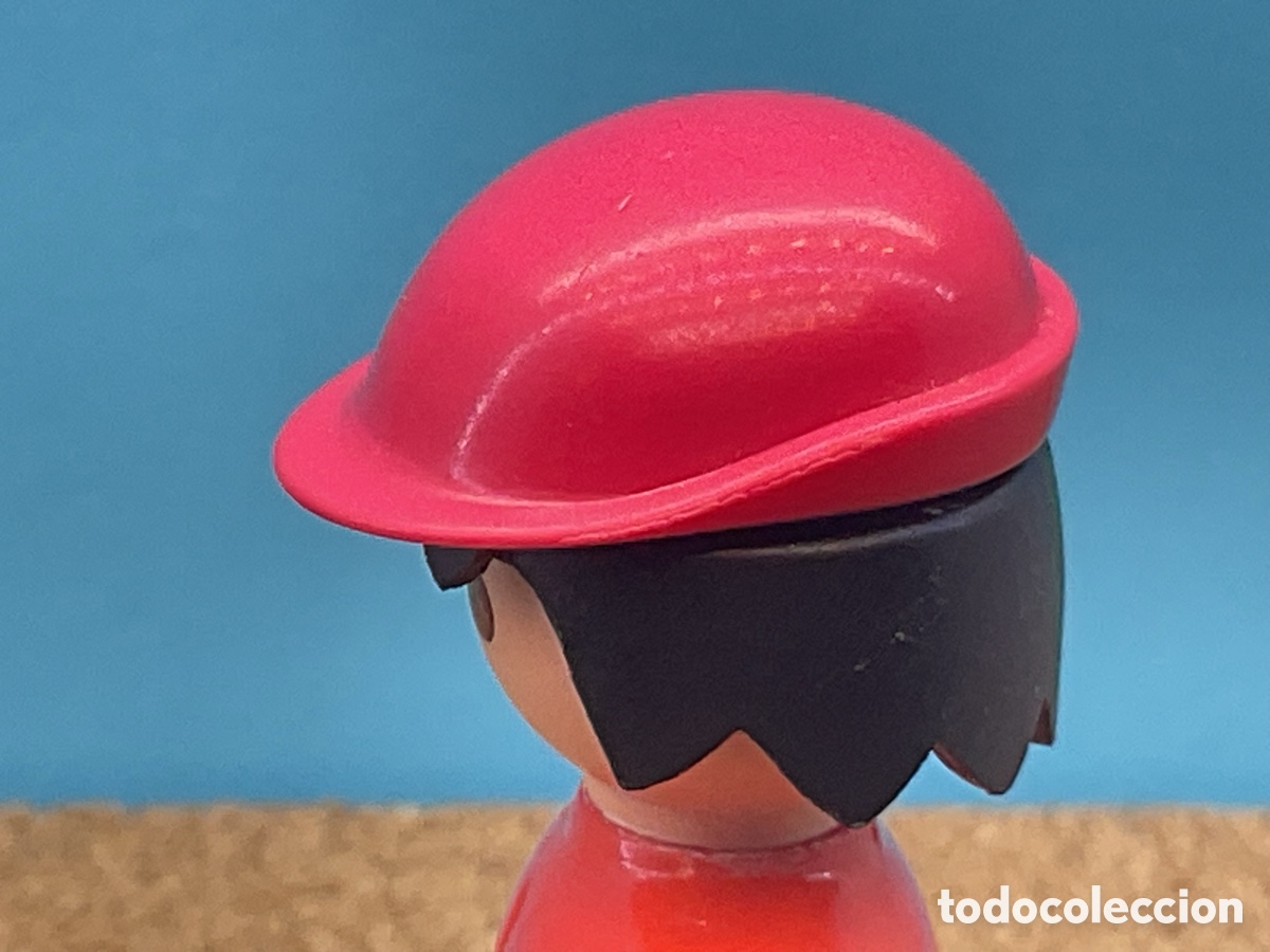 Playmobil: ACCESORIO PLAYMOBIL. SOMBRERO, GORRA COLOR FUCSIA.