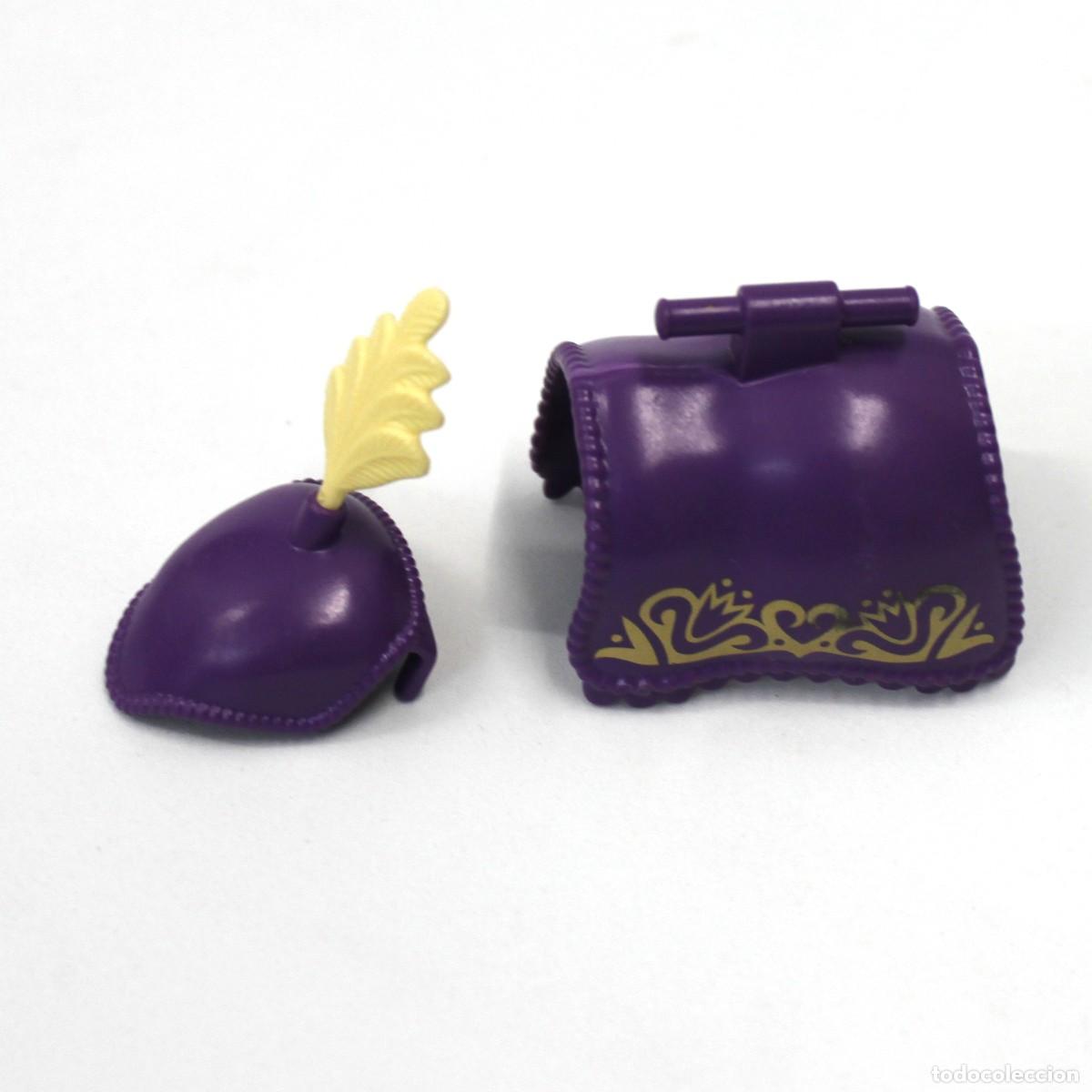 Playmobil: Playmobil REF. 4235 Manta, sombrero y pluma para cr&iacute;a elefante circo. Violeta